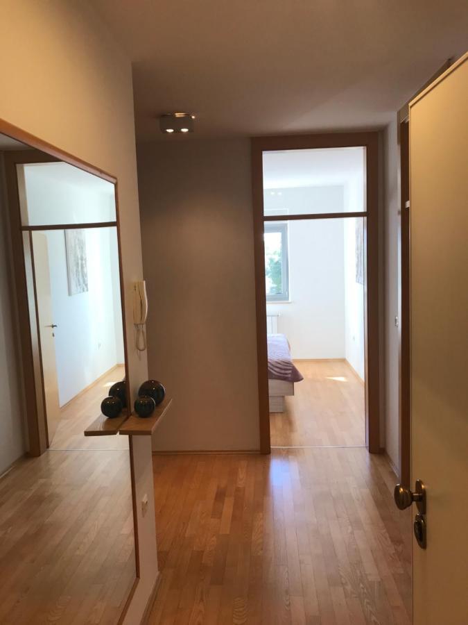 Apartment Angela With Private Garage Slot Пула Екстериор снимка