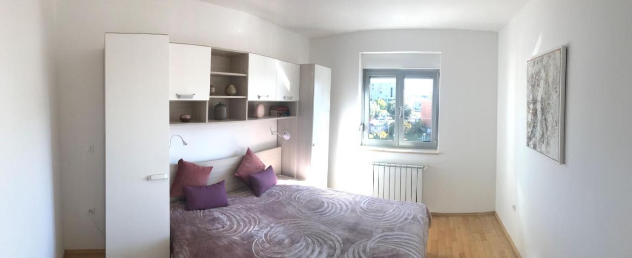Apartment Angela With Private Garage Slot Пула Екстериор снимка